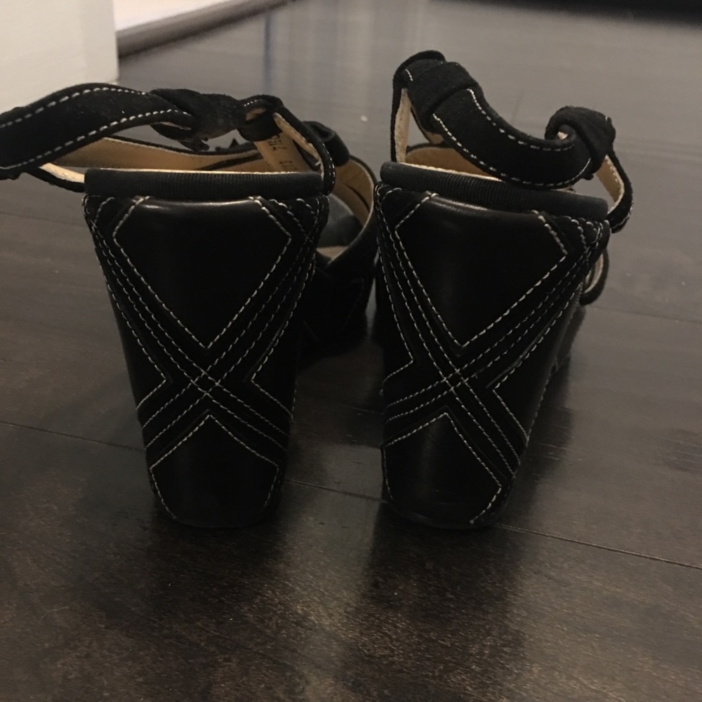 Heels - Picture 2 of 3